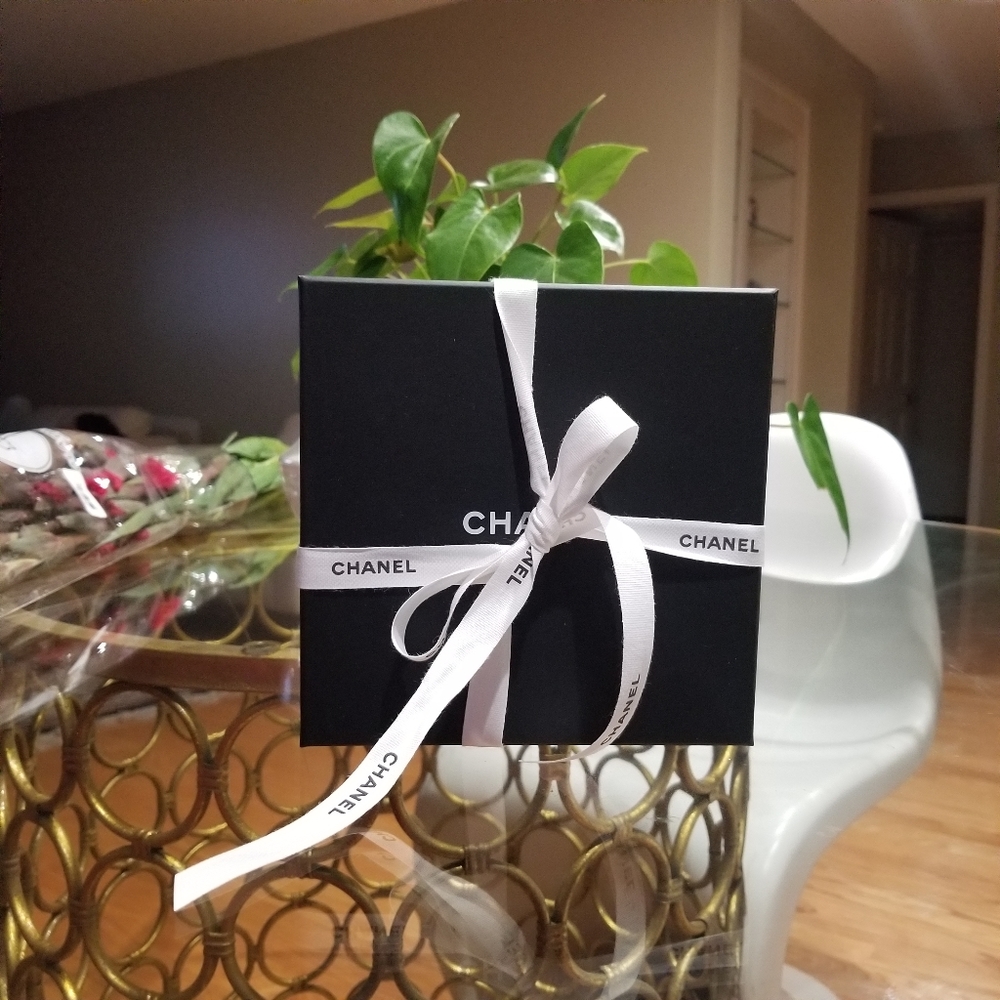 Chanel 2 tone Choker - Picture 6 of 7